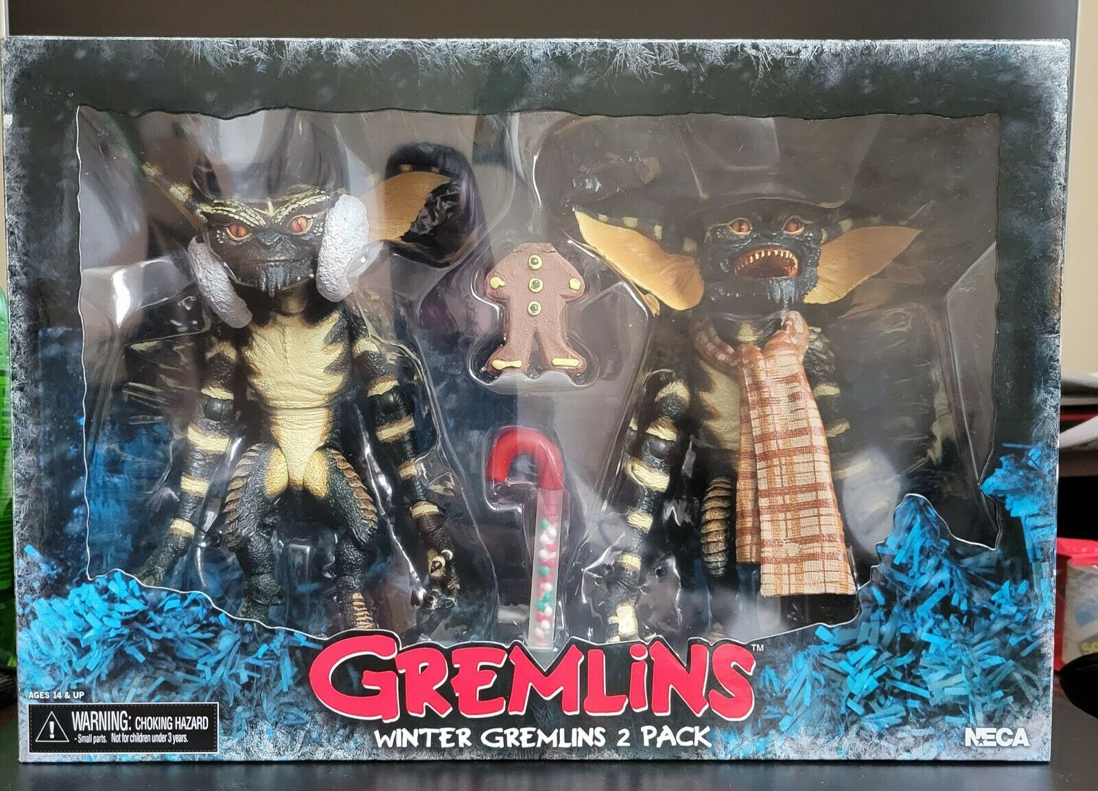 Neca Gremlins Figure Winter Caroling Christmas 2 | CCGPrime